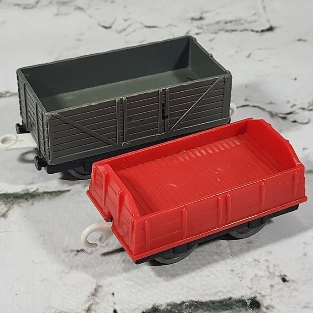 Thomas and Friends Train Track Replacement Cars Lot of 8‎